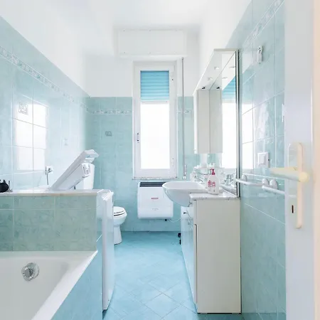 Il Mare In Ogni Stanza, *